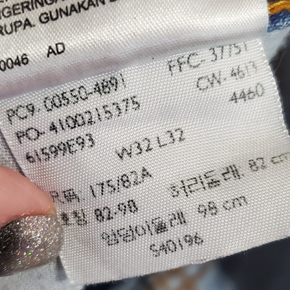 GUC Levi's 32x33, Red Tab, Straight Leg - Picture 5 of 10